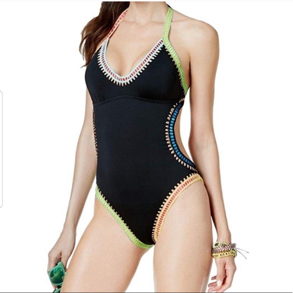 La Blanca

Bar III Be Weave It Monokini One-Piece